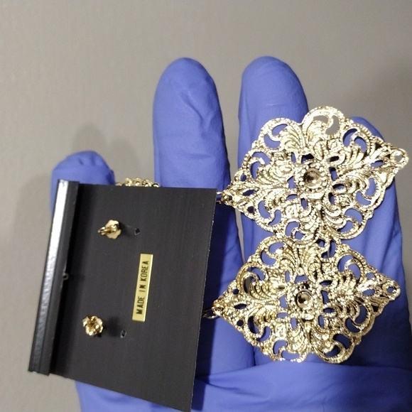 Women's Stylish Gold-tone Filigree Design 3" Long Beaded Drop Dangle Earrings #5 - Picture 3 of 5